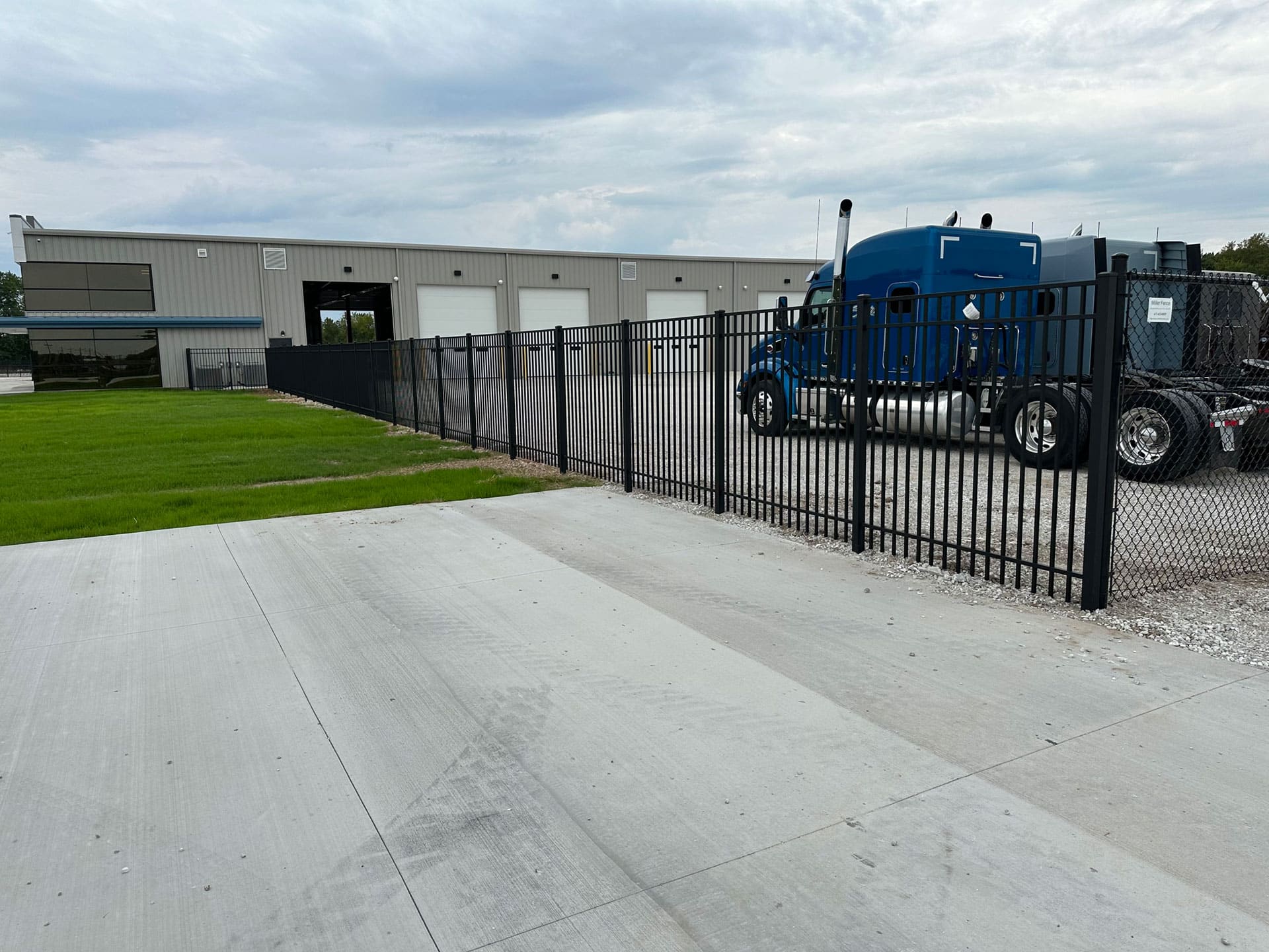 Contact Miller Fence Fence installers in Joplin, MO